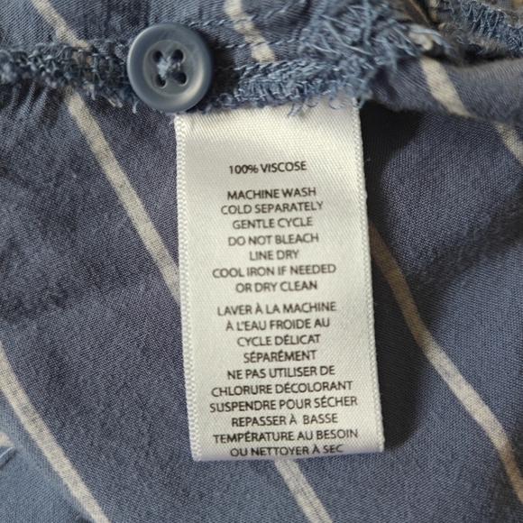 Beach Lunch Lounge Small‎ Women's Long Sleeve Blue And White Pinstripe Button Up - Picture 8 of 8